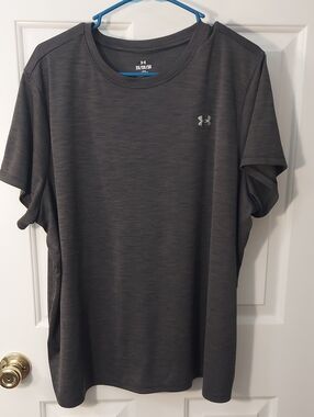 Womans Under Armour Brand Short Sleeve Athletic Tee - Charcoal Size 2X